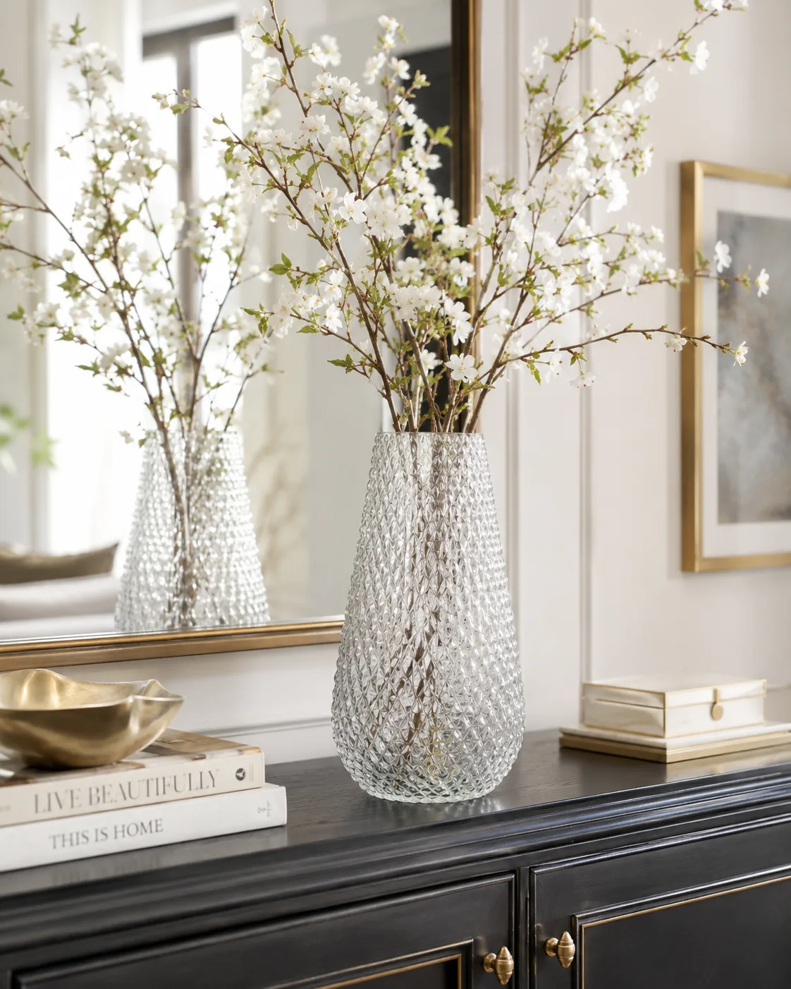 Glassy Diamond glass vase used in an interior