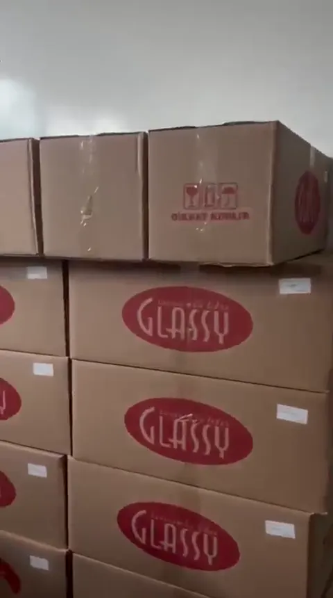 Paketleme ve sevkiyat hazırlığı — Glassy üretim videosu